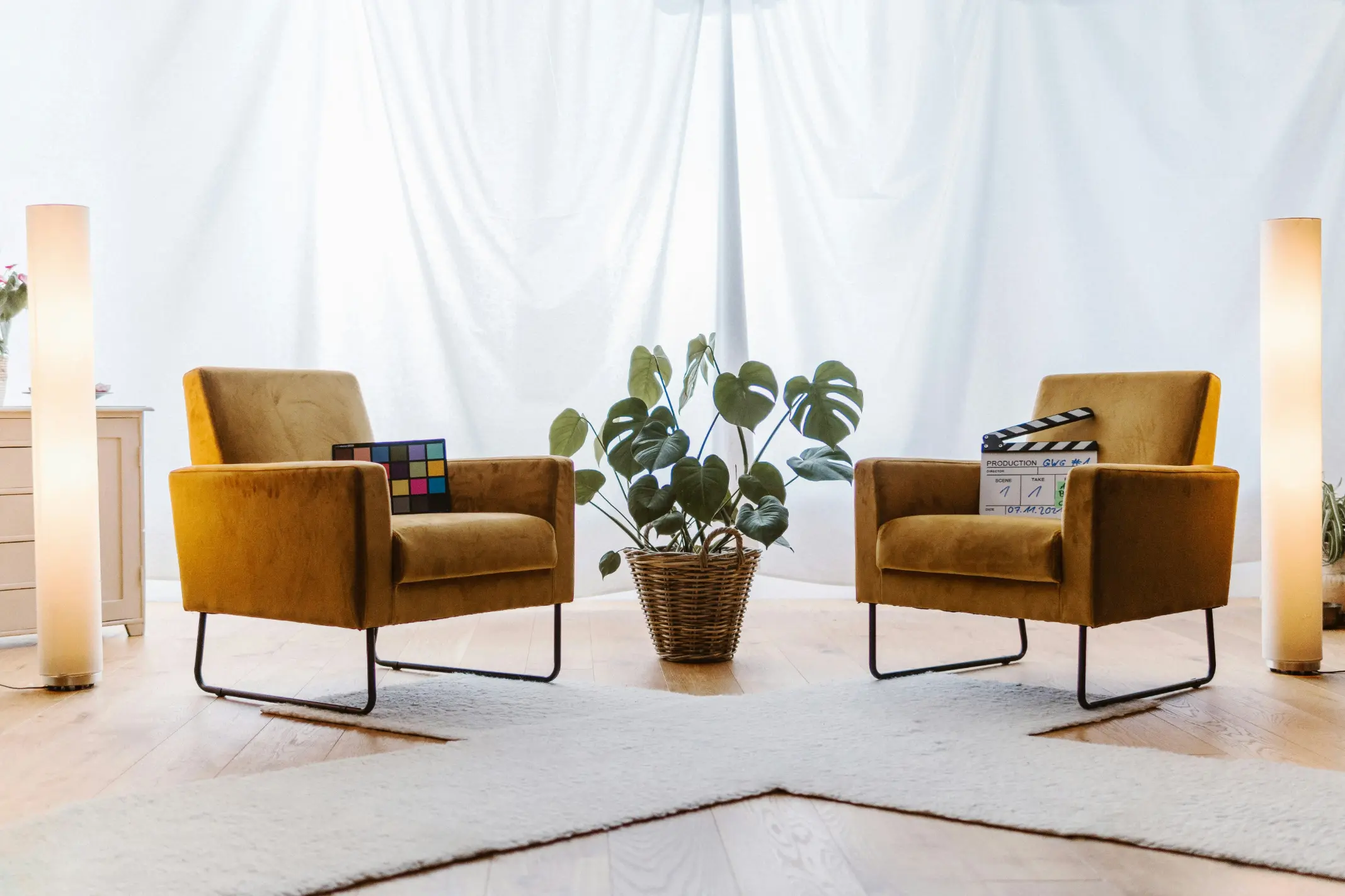 Salon de thérapie chaleureux avec fauteuils, symbole de Thérapie IR® en visio